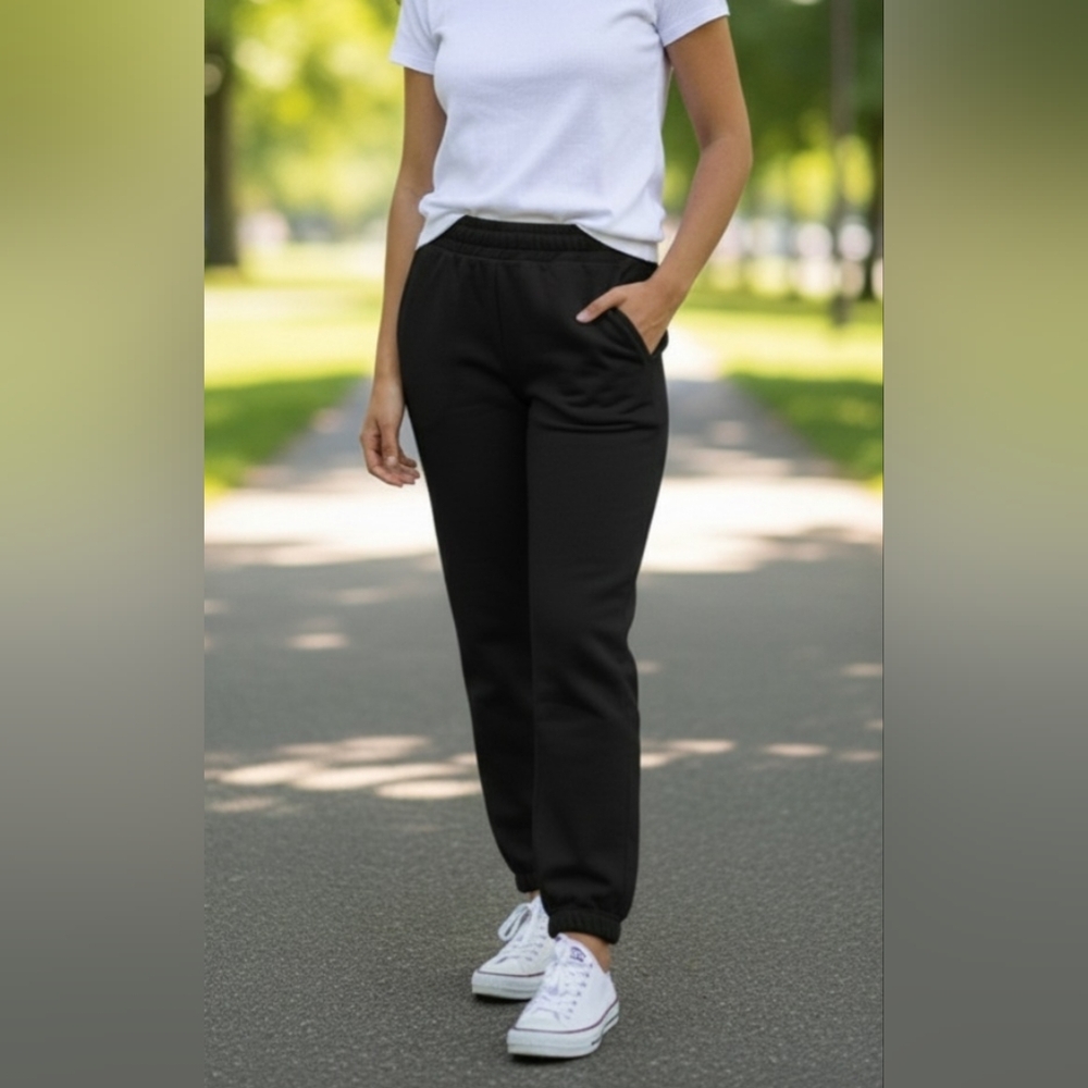 NWT Gap High Rise Fleece Joggers. Black